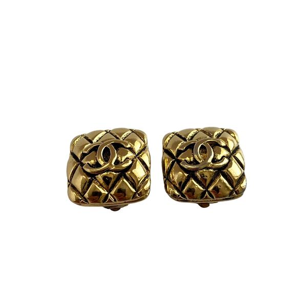 Authentic Chanel Vintage Gold-Tone CC Logo Clip-On Earrings - Picture 2 of 6
